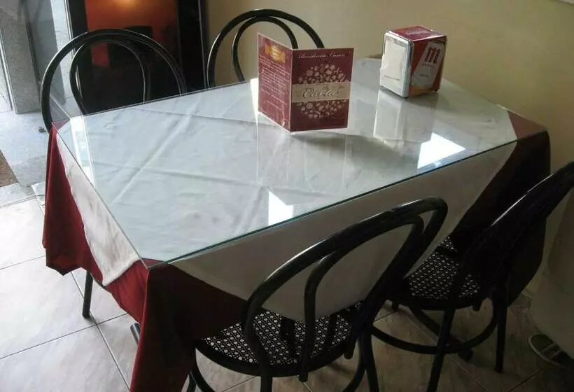 Отель Hostal Casais