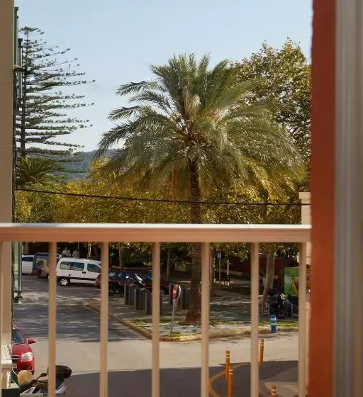 Отель Hostal Garamar