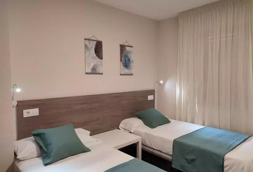 Отель Hostal Garamar