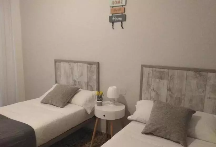 Отель Hostal Garamar