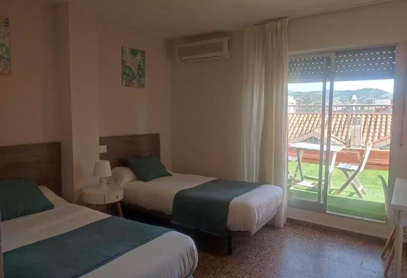 Отель Hostal Garamar