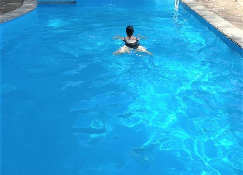 酒店 Hostal Montsoliu