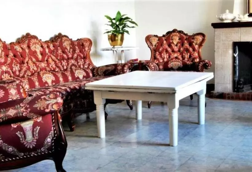 Hotel Hostal Montsoliu