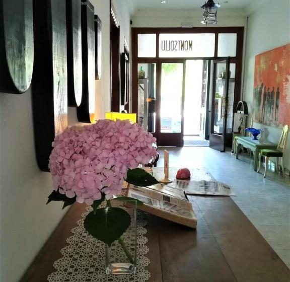 酒店 Hostal Montsoliu