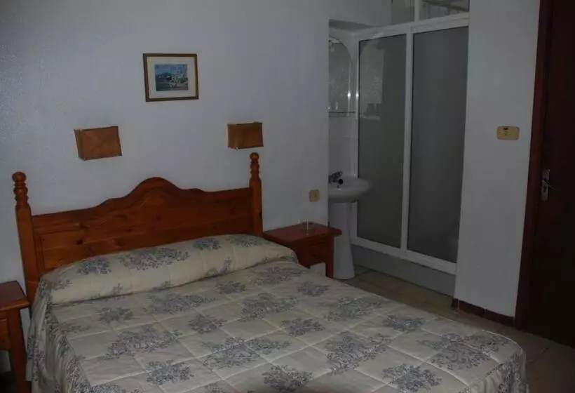 ホテル Pensión Versalles