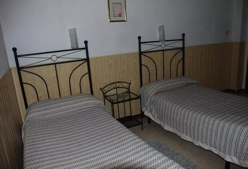 ホテル Pensión Versalles