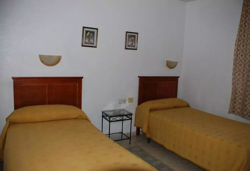 ホテル Pensión Versalles