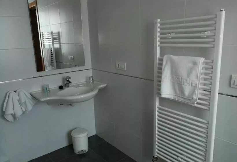 בית מלון כפרי Pension Restaurante La Bombilla