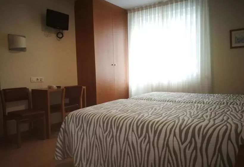 בית מלון כפרי Pension Restaurante La Bombilla