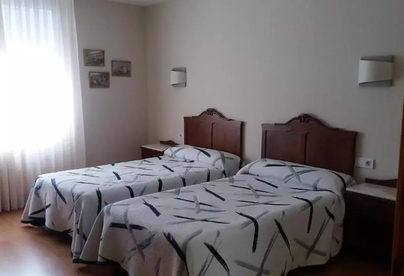 בית מלון כפרי Pension Restaurante La Bombilla