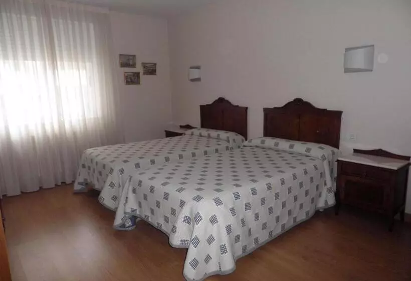 בית מלון כפרי Pension Restaurante La Bombilla