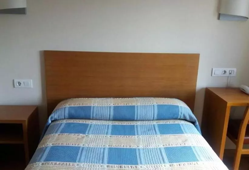 בית מלון כפרי Pension Restaurante La Bombilla