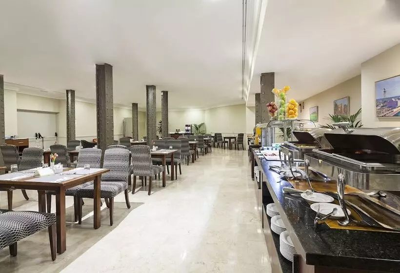 Отель Exe Laietana Palace