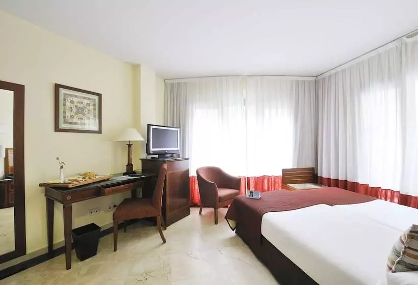 Отель Exe Laietana Palace