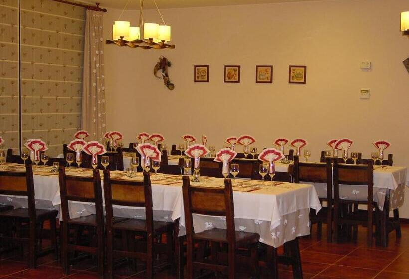 호텔 Hostal Cal Batista