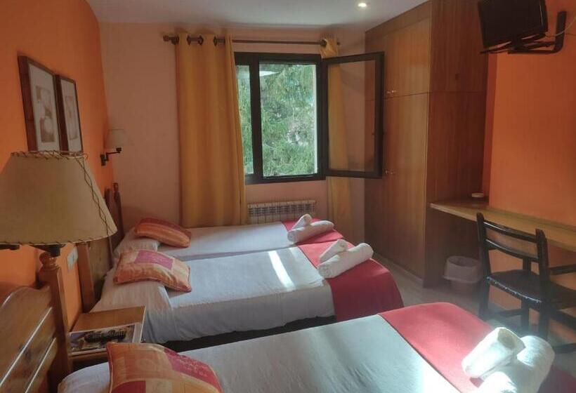 호텔 Hostal Cal Batista