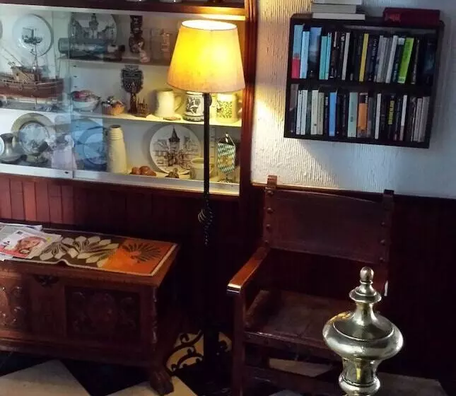 Отель Hostal Ca S Bombu