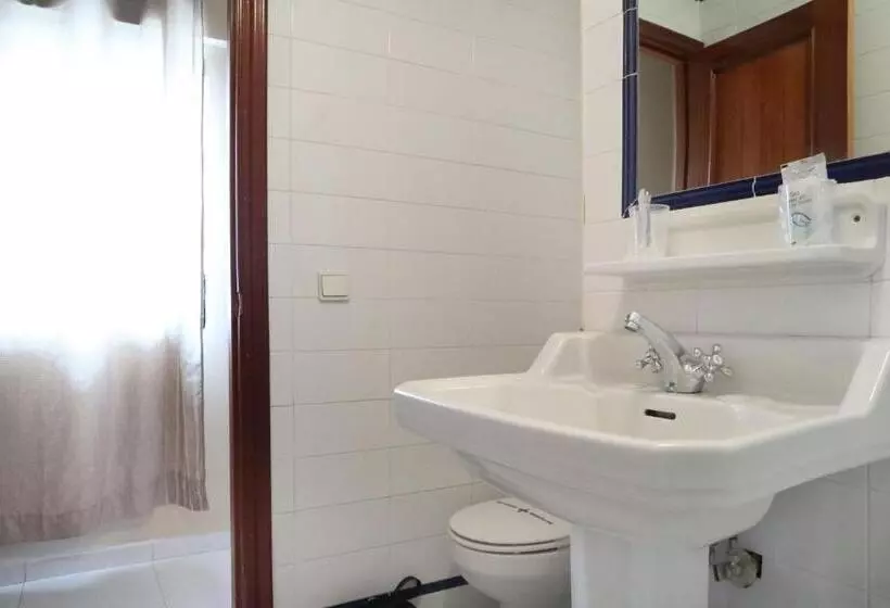 فندق Hostal Victoria