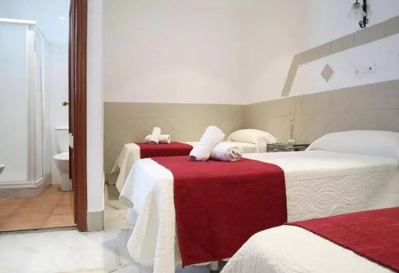 فندق Hostal Victoria