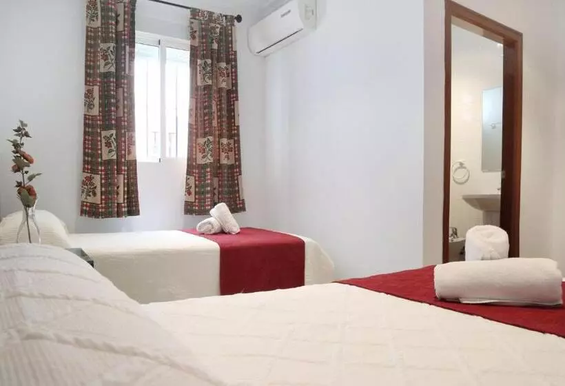 فندق Hostal Victoria