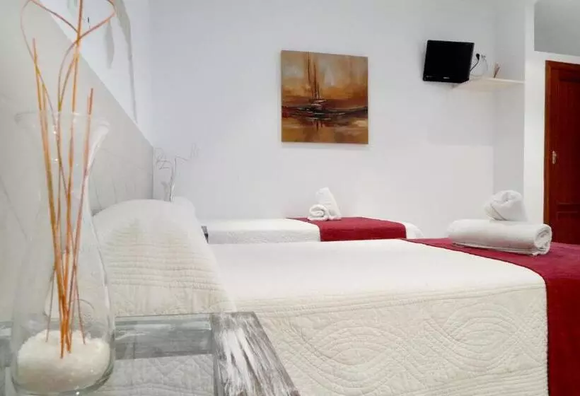 فندق Hostal Victoria