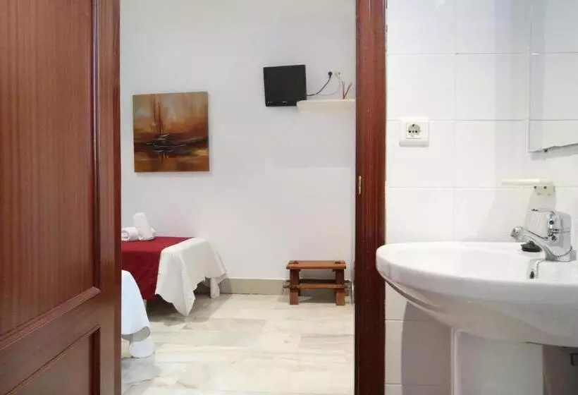 فندق Hostal Victoria