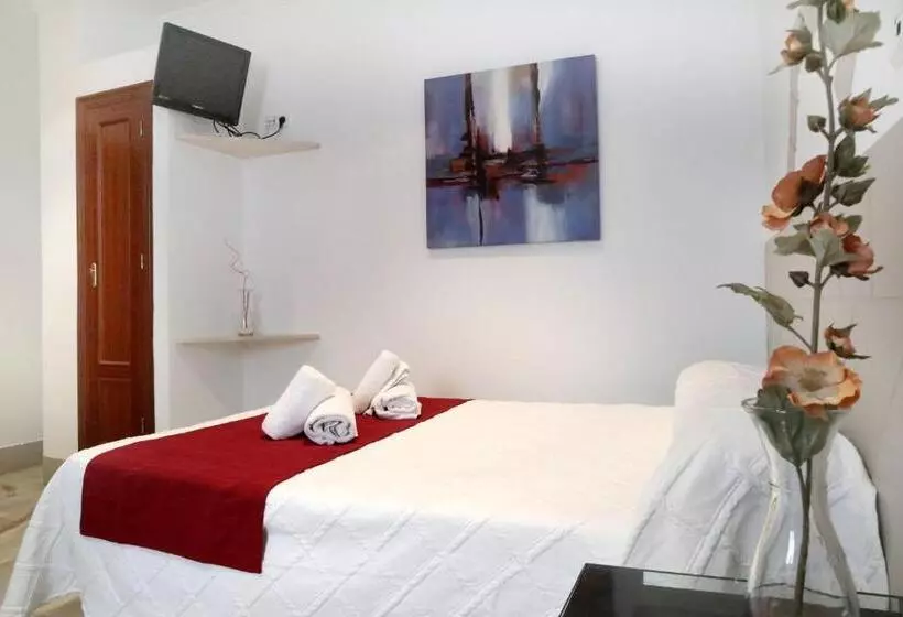 فندق Hostal Victoria