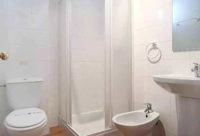 فندق Hostal Victoria