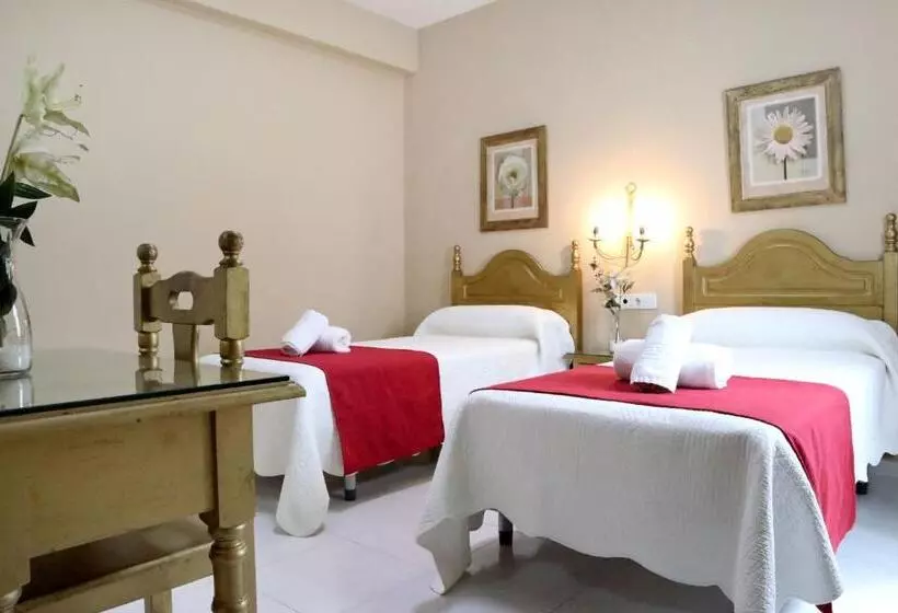 فندق Hostal Victoria