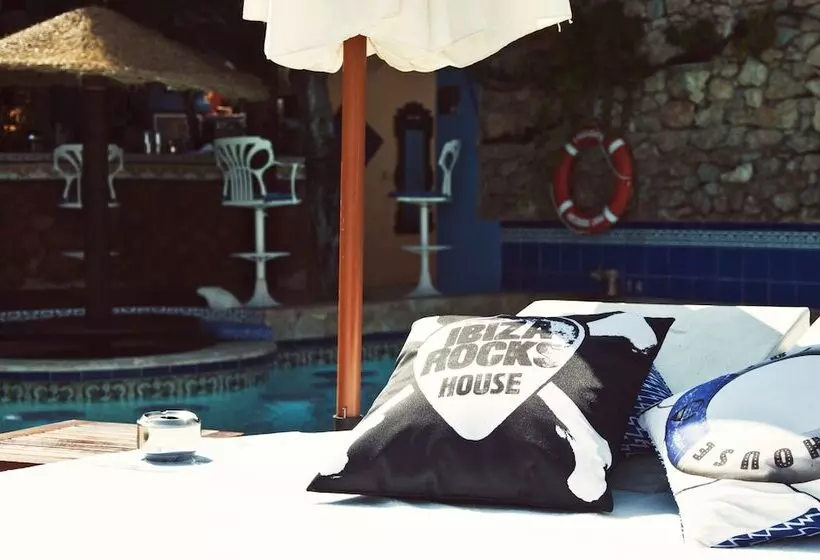 בית מלון כפרי Pikes Ibiza - Adults Only