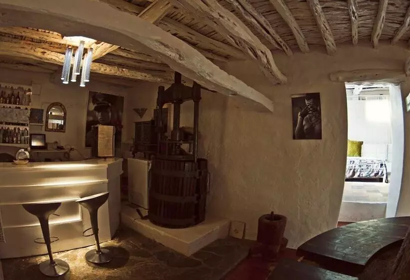 בית מלון כפרי Pikes Ibiza - Adults Only