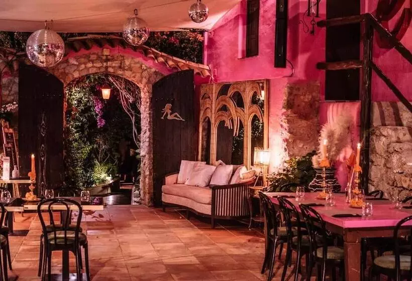 בית מלון כפרי Pikes Ibiza - Adults Only