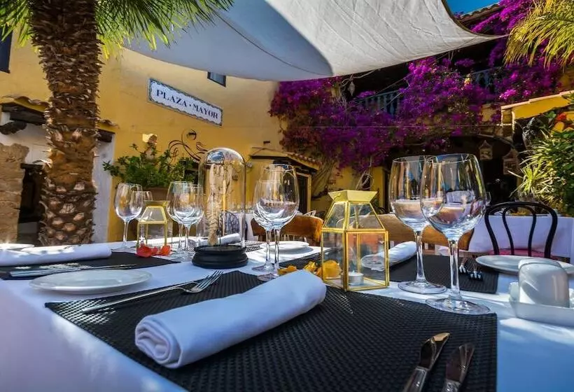 בית מלון כפרי Pikes Ibiza - Adults Only