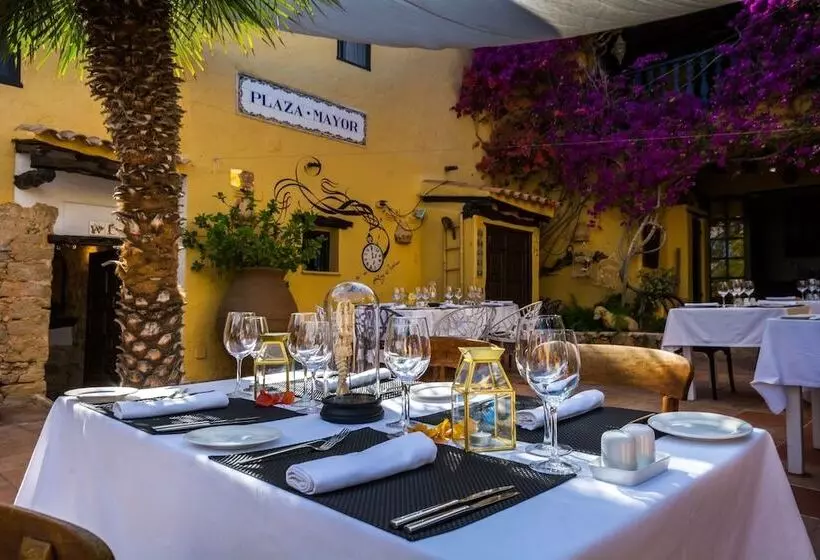 בית מלון כפרי Pikes Ibiza - Adults Only