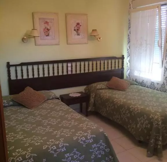 ホテル Hostal Mónica