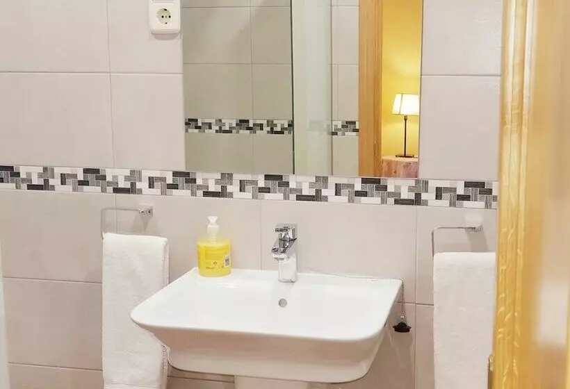 هتل Hostal Puerta Bonita Vista Alegre