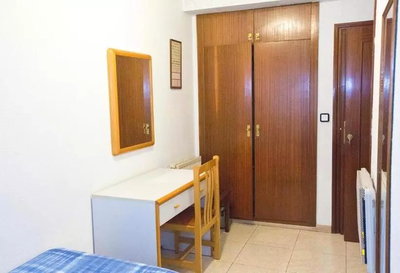 فندق فئة نجمة واحدة Lizana 2