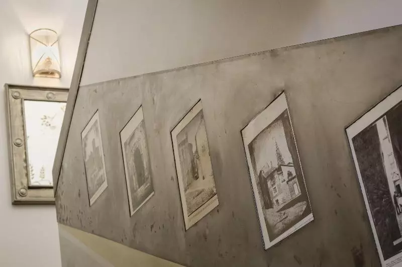 مسافرخانه Yit Puerta Bisagra