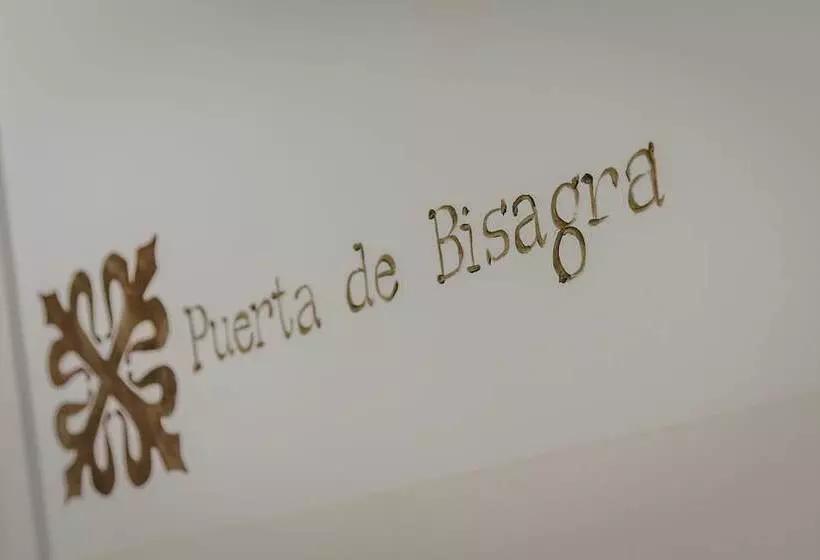 مسافرخانه Yit Puerta Bisagra