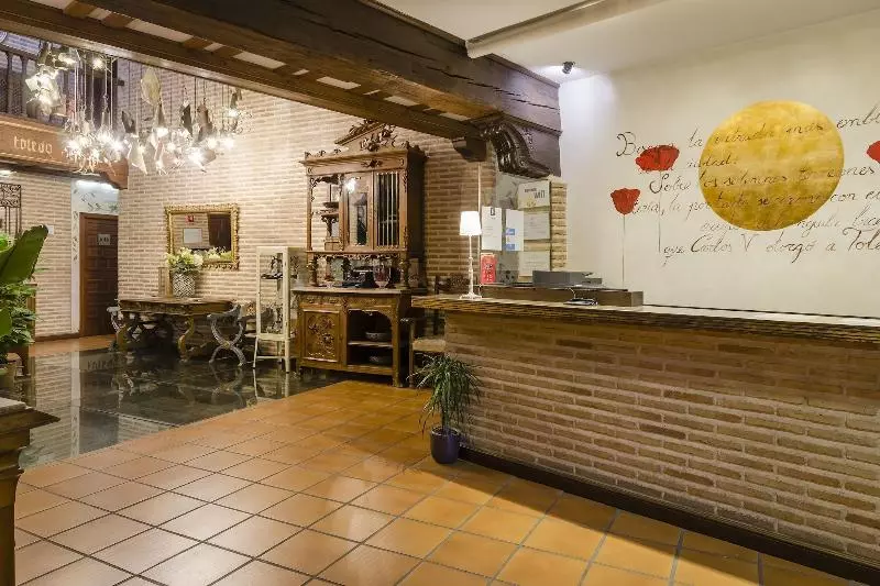 مسافرخانه Yit Puerta Bisagra