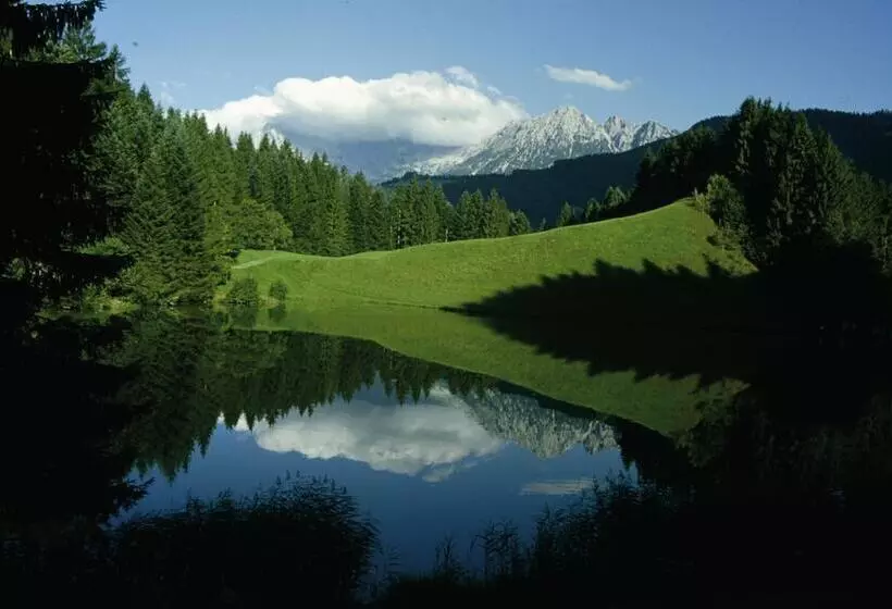 هتل Tyrol