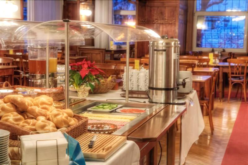 Euro Youth Hotel & Krone