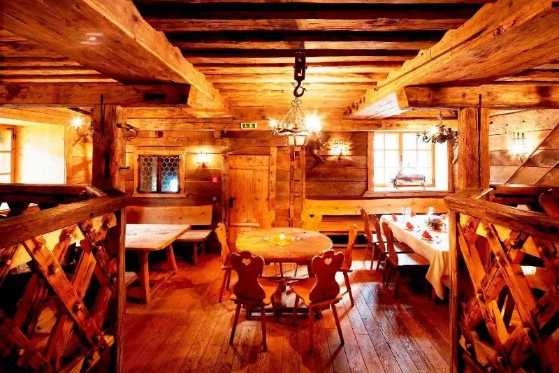 Euro Youth Hotel & Krone