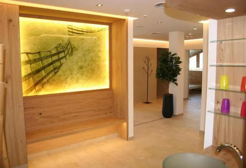 هتل Holiday Inn Innsbruck by IHG