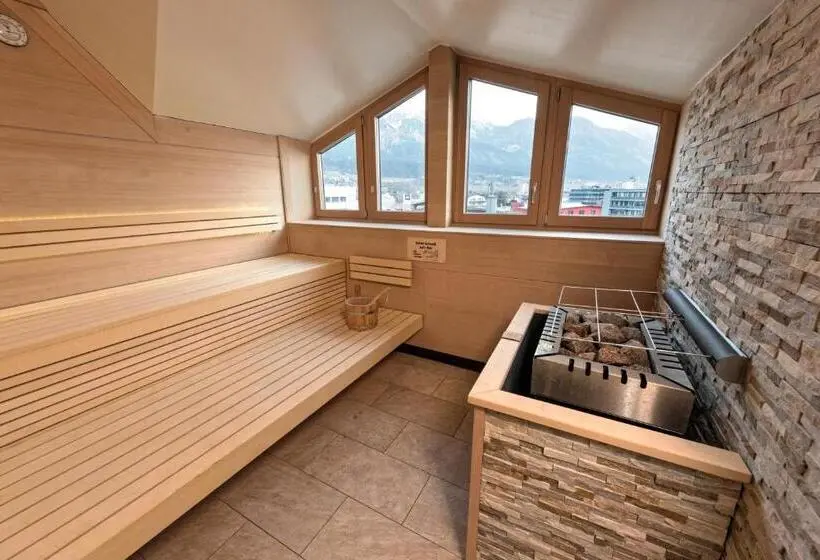 هتل Holiday Inn Innsbruck by IHG