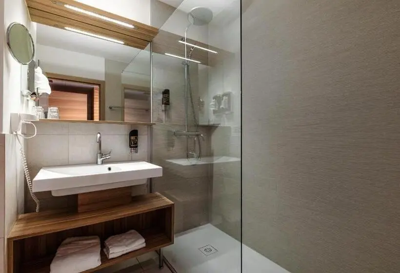 هتل Holiday Inn Innsbruck by IHG