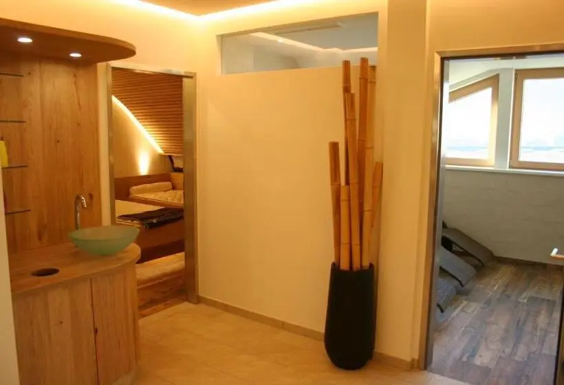 هتل Holiday Inn Innsbruck by IHG