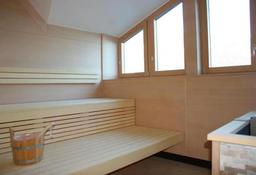 هتل Holiday Inn Innsbruck by IHG