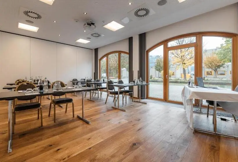 هتل Holiday Inn Innsbruck by IHG