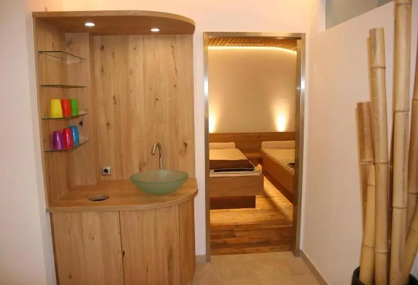 هتل Holiday Inn Innsbruck by IHG